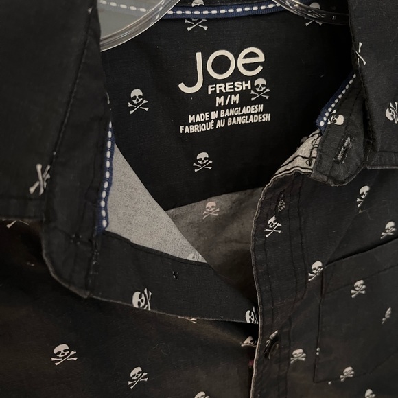 BUNDLE 75% OFF NEW boys 🏴‍☠️ tops for reposhers.. - Picture 9 of 10